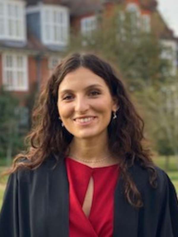  Erika Causa